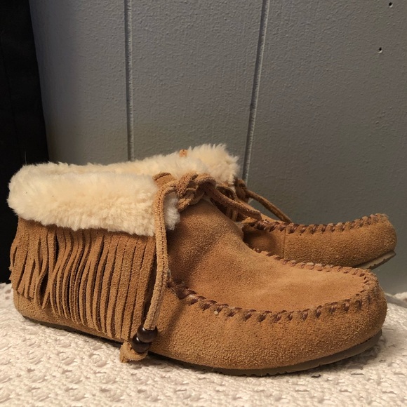Shoes - Minnetonka Moccasins